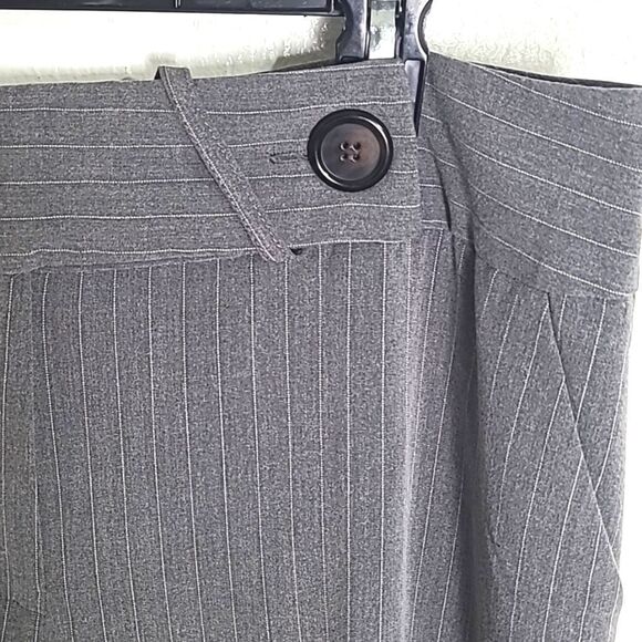 Cato Gray & White Pinstripe Wideleg Pants, Size 16 - Picture 4 of 9